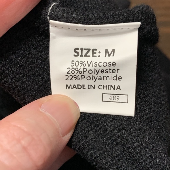 Host Pick 4x!🎉 BNWT- Black Crewneck Halloween Sweater with Orange “Boo” - Picture 9 of 10